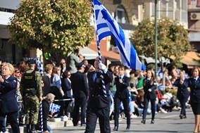 Εξαιρετικός καιρός και πολυκοσμία στην παρέλαση της 28ης Οκτωβρίου